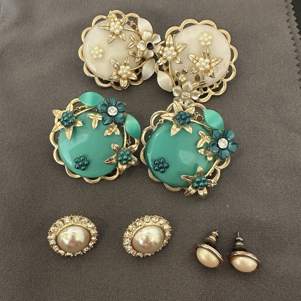 Vintage Gold Tone Lot Of Earrings‎ Stud Teal Pearl Rhinestone Floral Round